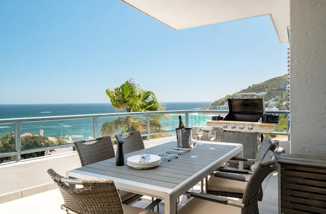Stylish and Secure Camps Bay Holiday Apartment 9 N