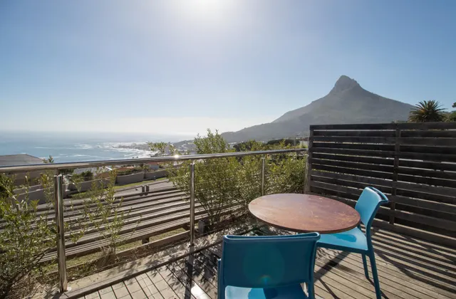 Camps Bay studio apartment - The Crystal                                        