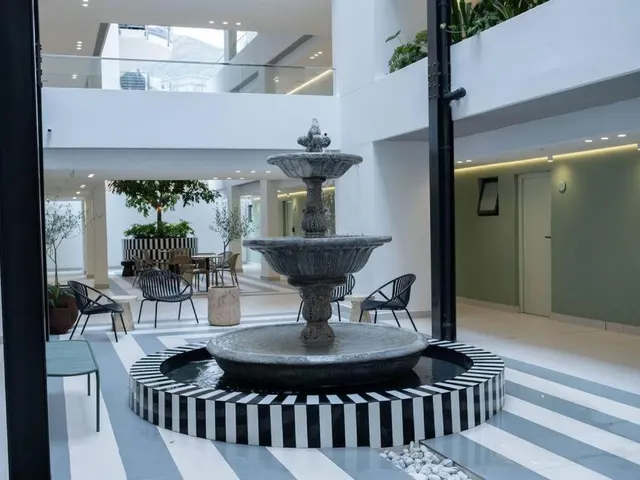 Luxurious Sea Point Apartment with Private Entrance