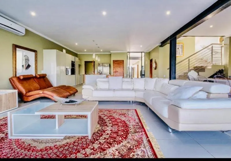 Lake Villa Hartebees