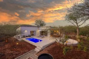 Pillows. Luxury Safari Villa