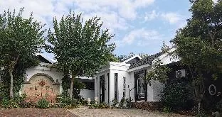 At 98 on Lynburn Guest House