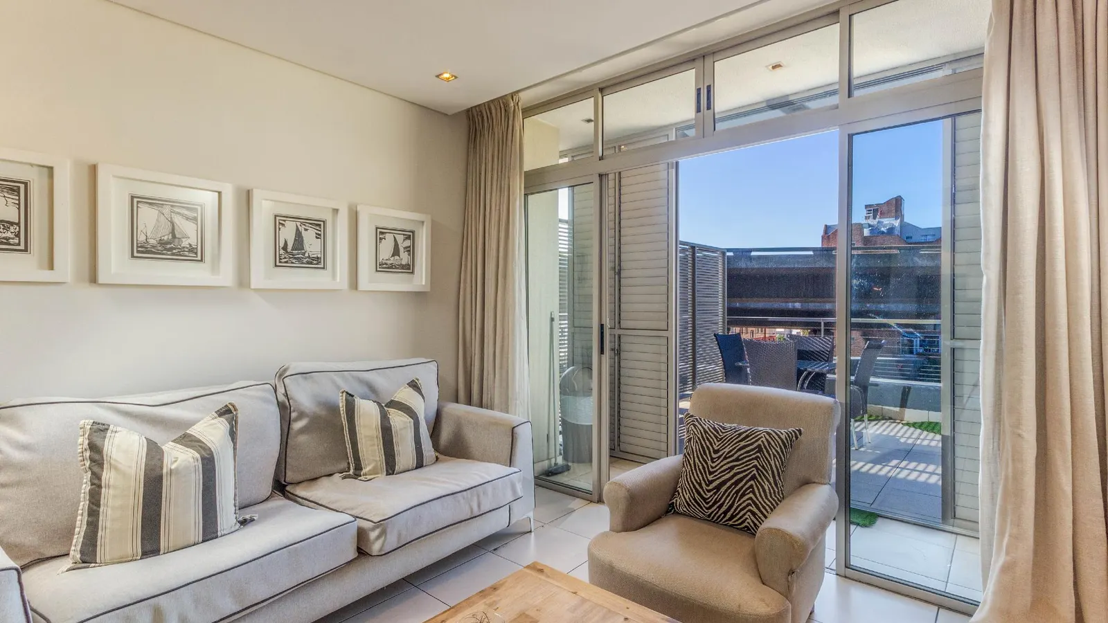 De Waterkant Studio Apartment - fully furnished and equipped