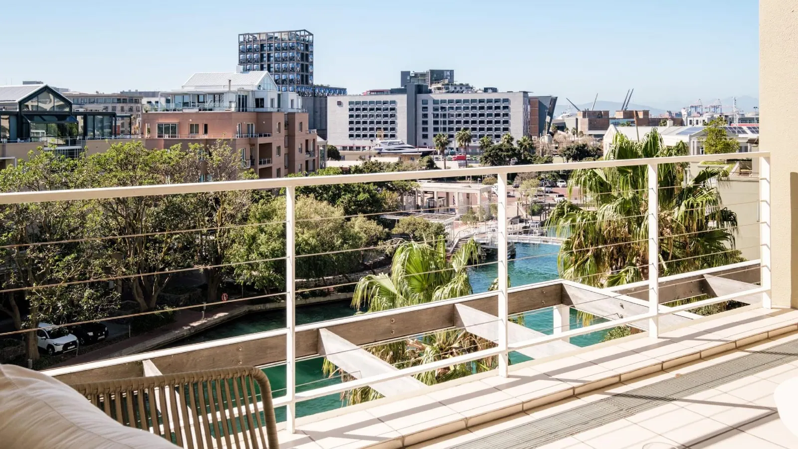 Escape to Exquisite Ellesmere 401