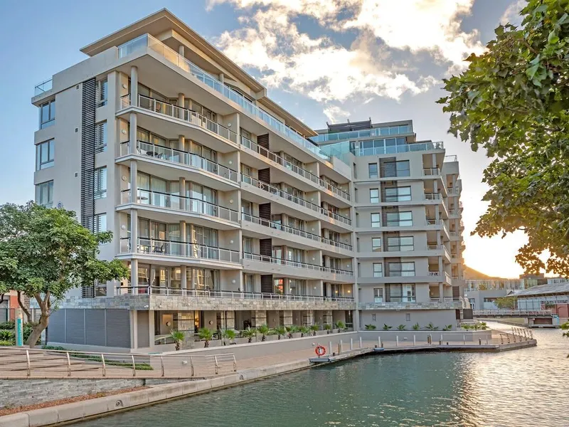 Waterfront Apartment in Cape Town!