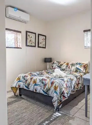 Walk to beach Umdloti Resort 704