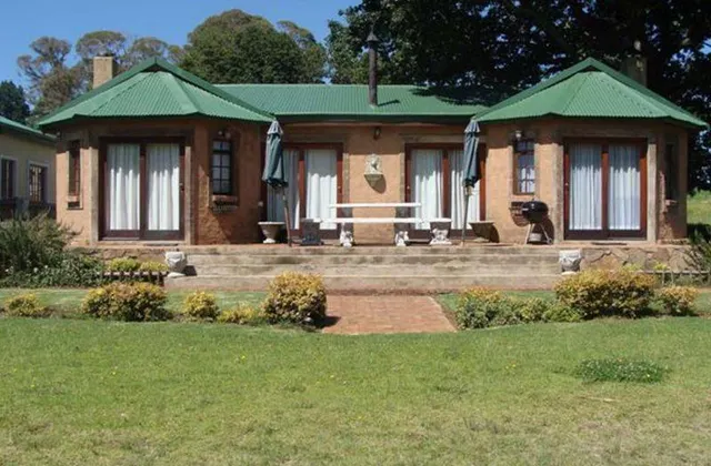 Fox and Squirrel Cottage