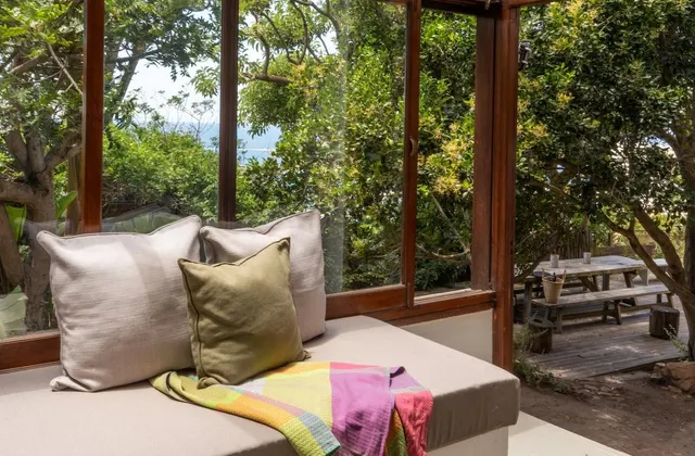 Spacious Garden View Apartment 3 - Oupa Jannie