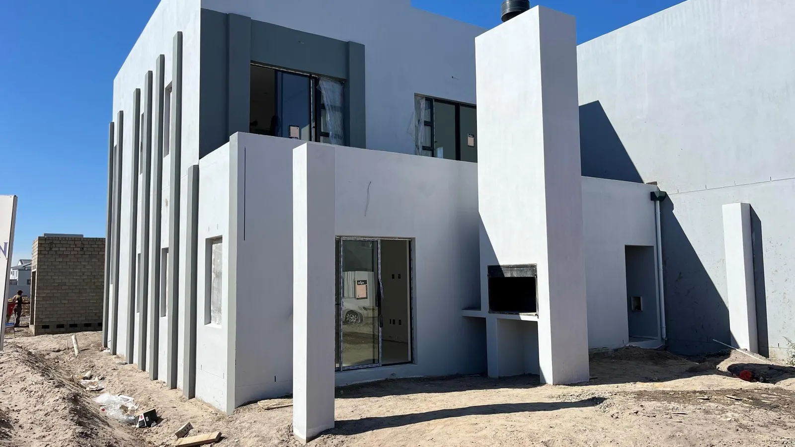 Lovely Two Bedroom Beachfront Apartment