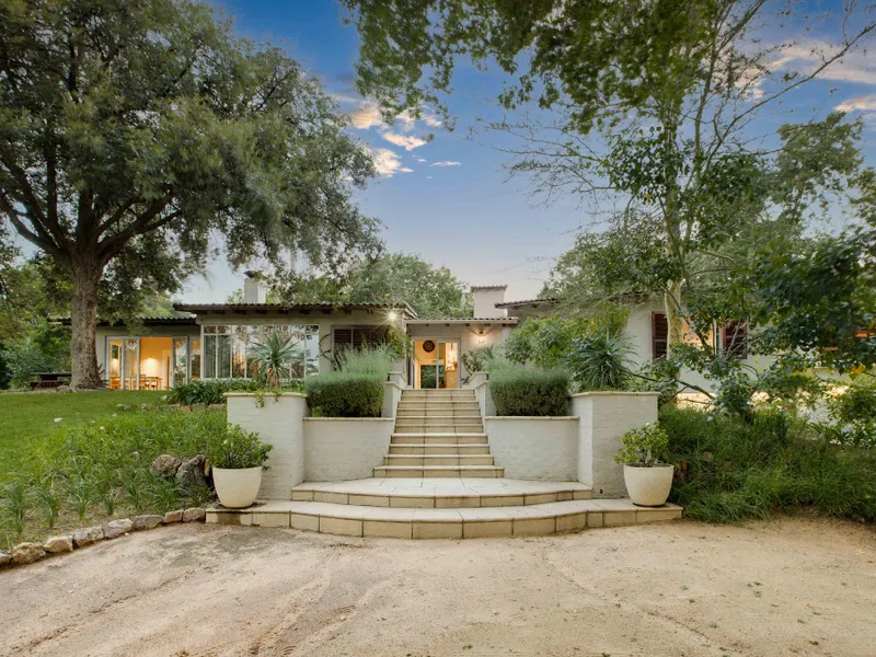 Amberhall Guesthouse