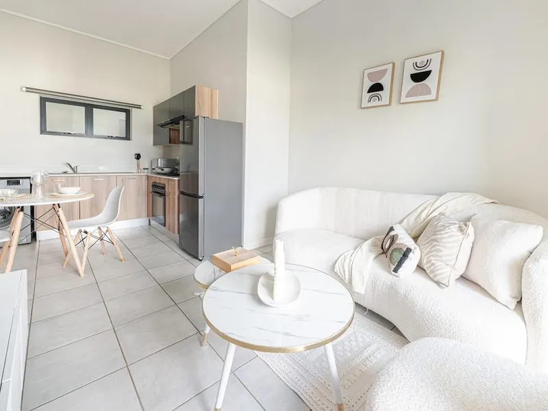 Exquisite Lavish-Luxury Aprtment