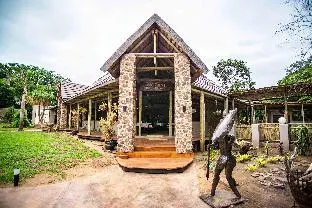 Gooderson Dumazulu Lodge and Traditional Village