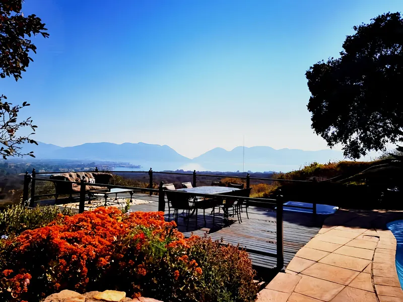 La Montagne Guest Lodge