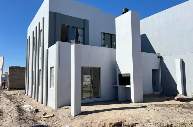 Lovely Two Bedroom Beachfront Apartment