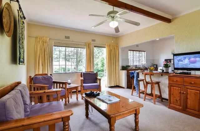 Lavender Tree Spacious cottage for 23 people