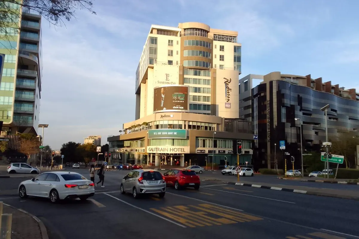 Two Different Adjacent Room X 2 By Sandton Mall 