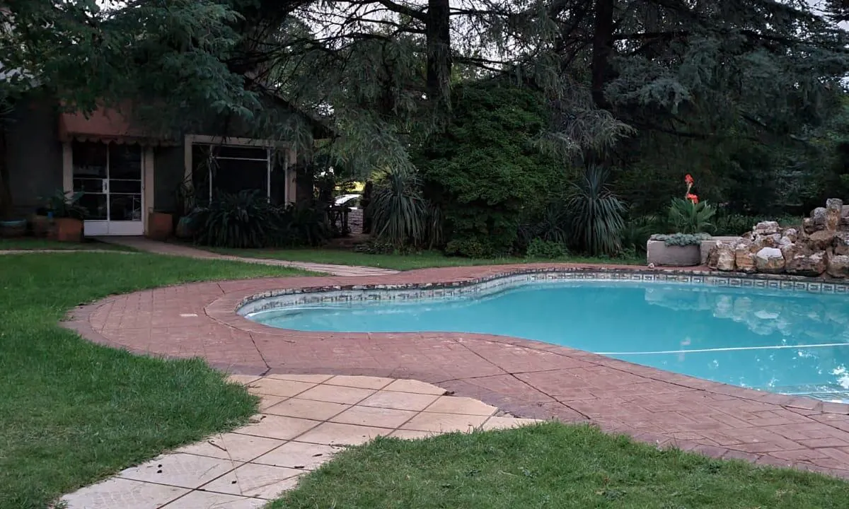 SILKEN TRAP GUEST HOUSE