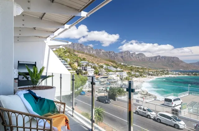 Chic Apartment w Amazing Views Dunmore Luxe