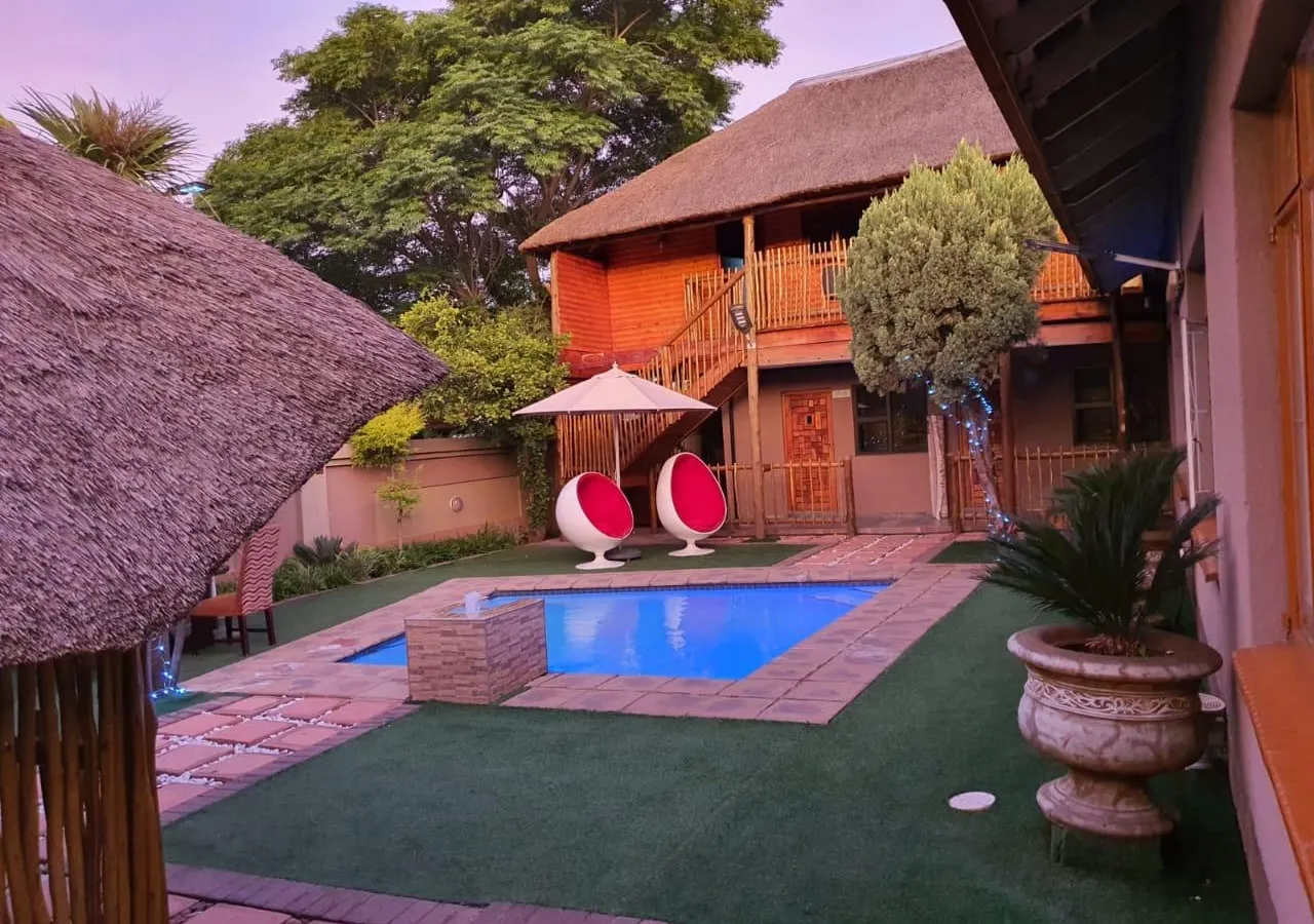 LAUREN PALACE GUESTHOUSE