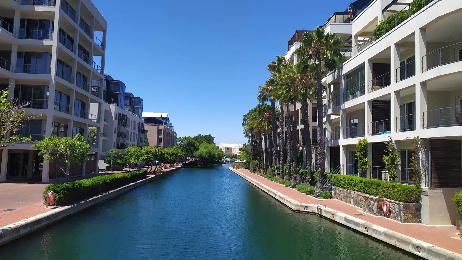 One Bedroom Apartment - fully equipped Waterfront based