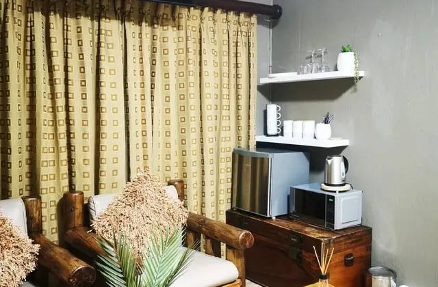 Silver Tree Guest Room, Roodekrans. Cosy & Scenic