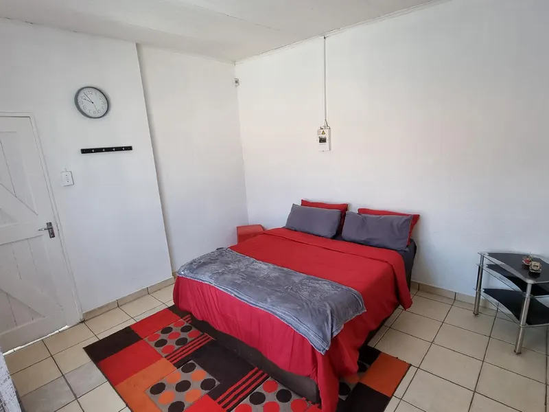 The Office - 5 Self Catering Rooms With Bathroom 