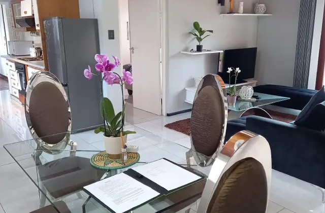 Crest Farm - Self-catering 2-bedroom, Wi-fi, Views, Swiming Pool