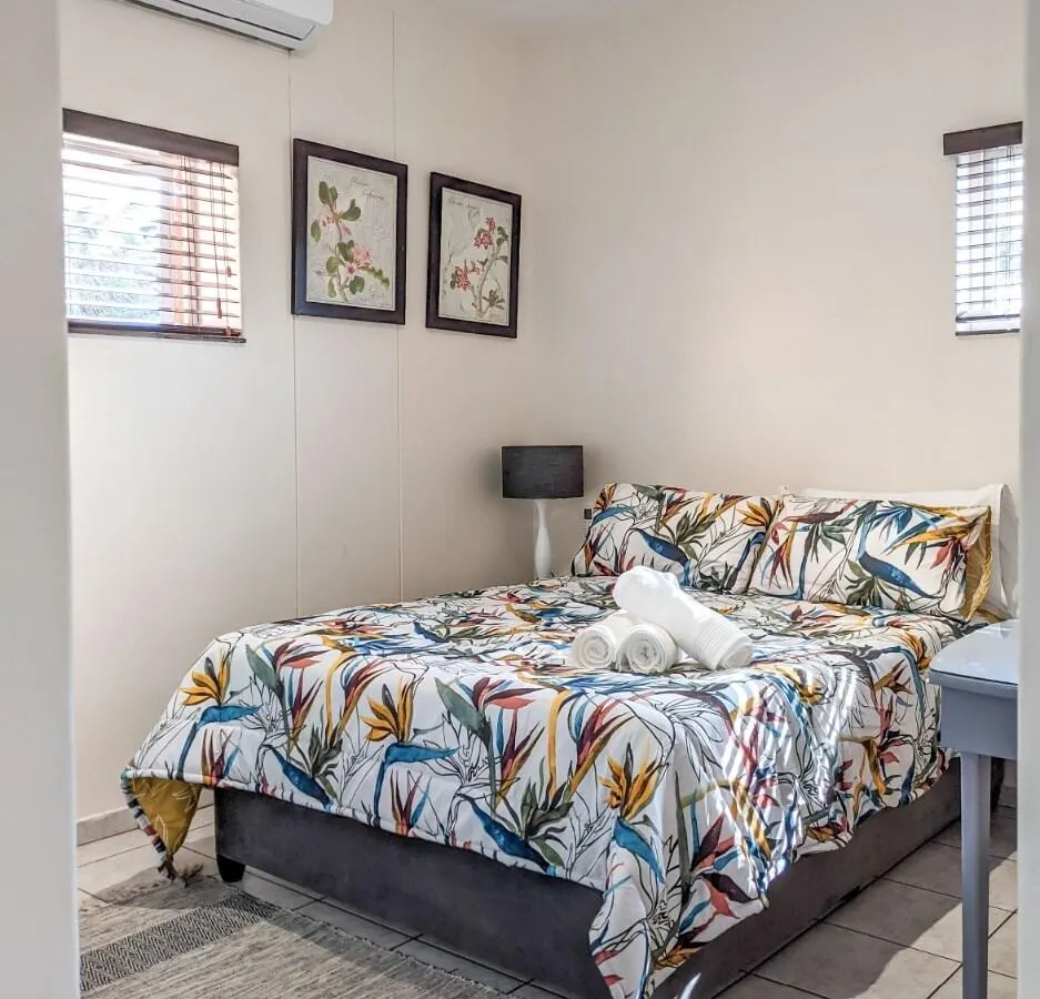 Walk to beach Umdloti Resort 704