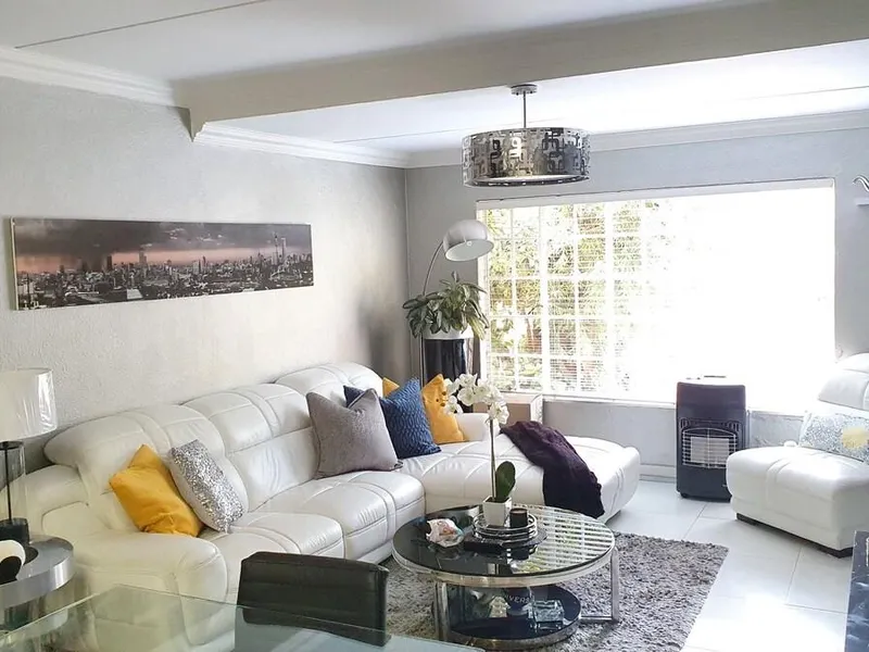 Upmarket 3 Bedroom Apartment