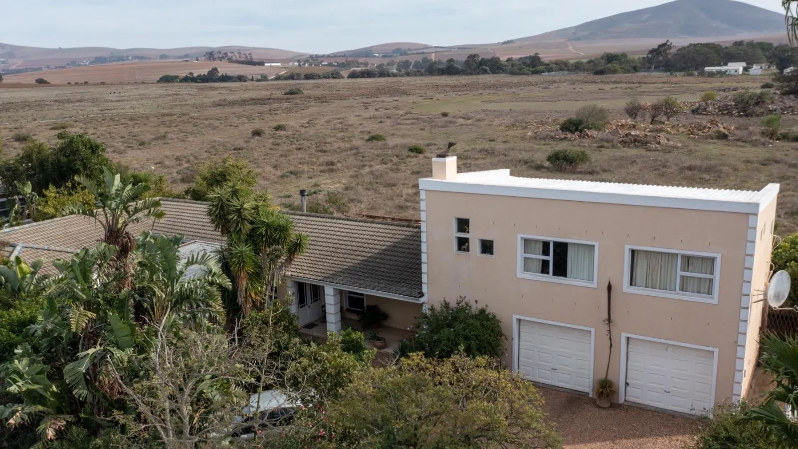 3 Bedroom part house in the scenic Durbanville wine lands area, holiday facility