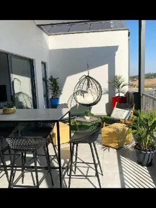 Spectacular 2 bedroom Penthouse Apartment