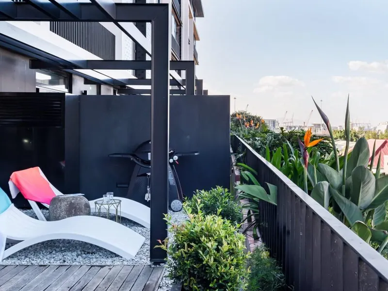 Contemporary & Charming Apartment The Urban Edge