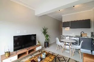 Cozy- Elegant|Calm-Near Shops-Uncapped Wi-Fi