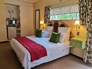 Wild Olive Cottage for 2 people in wonderful garden