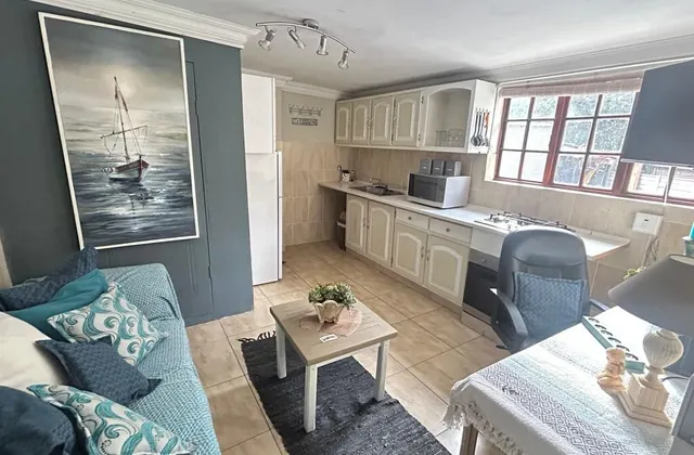 Artzy’s private Flatlet @77