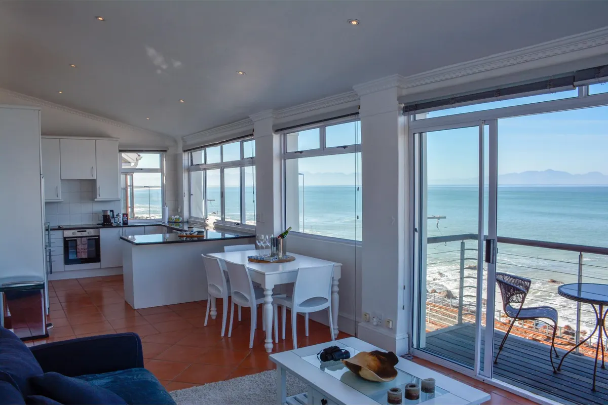 Oceanfront Penthouse Breathtaking Sea Views