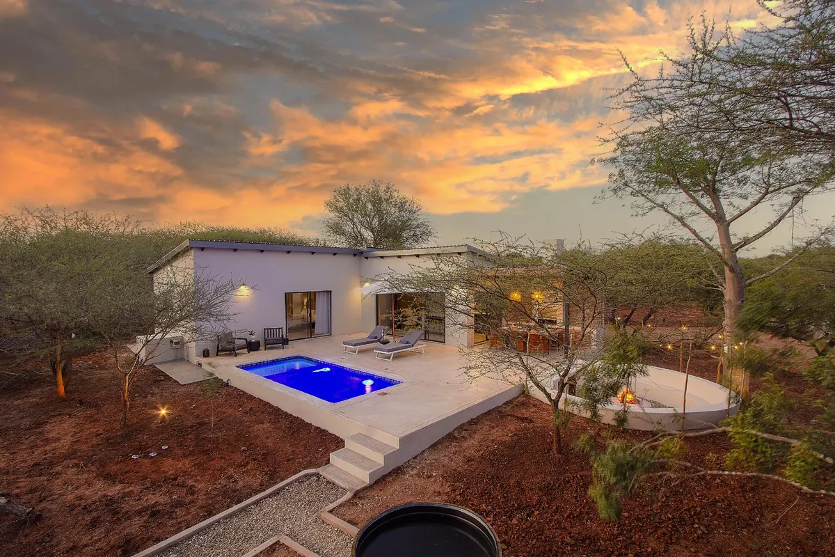 Pillows. Luxury Safari Villa