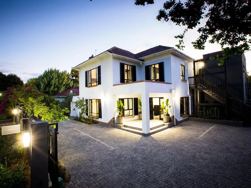 Twice Central Guesthouse