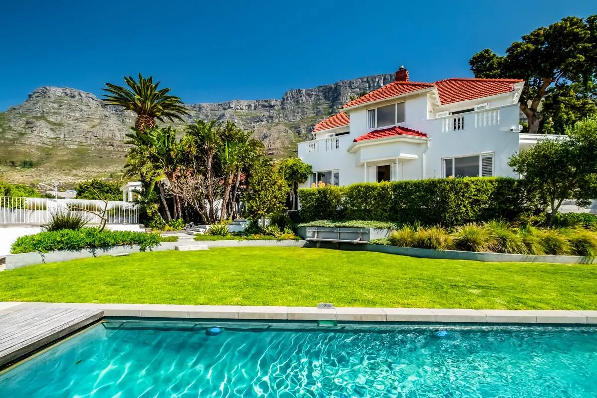 Magnificent Heritage Home w/Sweeping Views of the