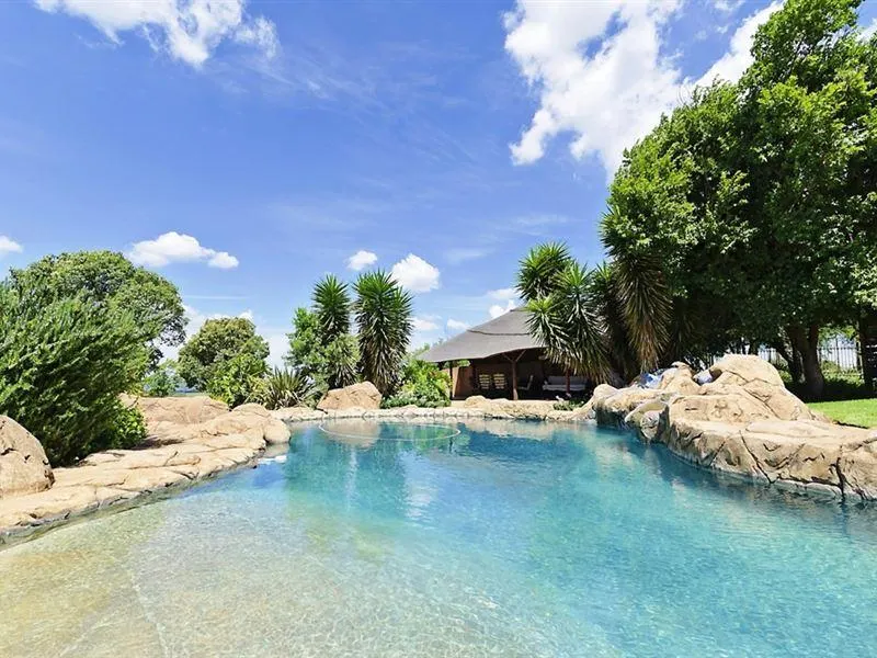 Blue Roan Country Lodge