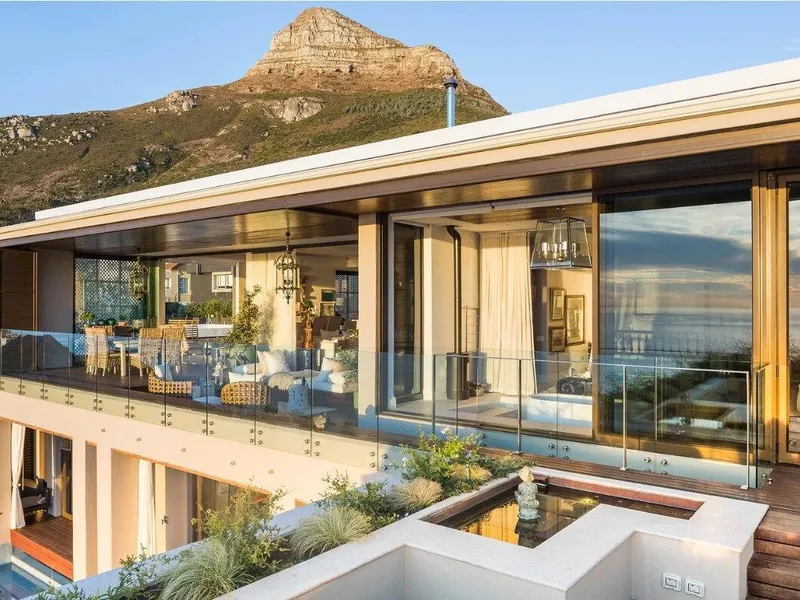 Top-end 4 bedroom Luxury Pool Villa - Clifton