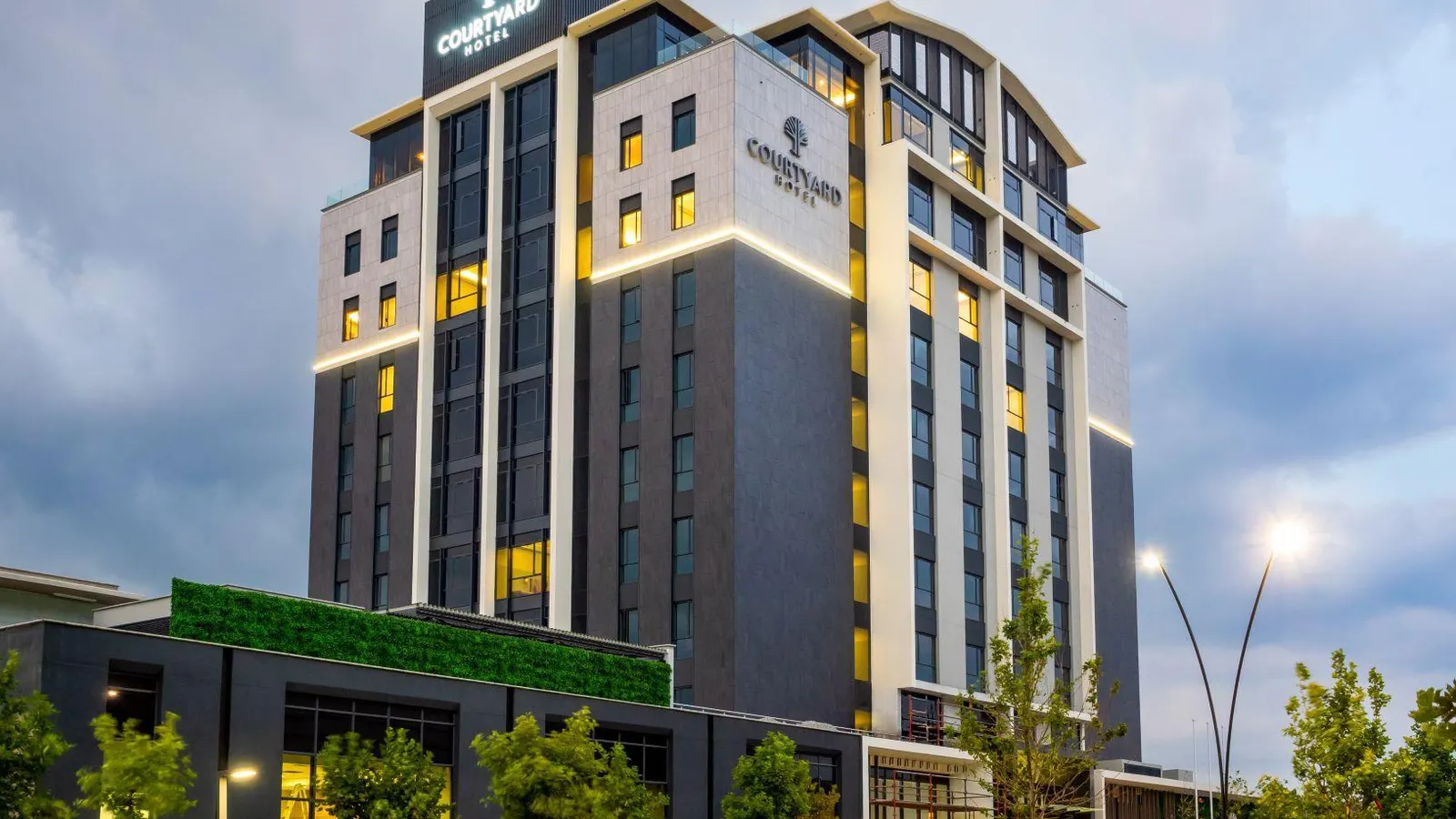 Courtyard Hotel Waterfall City