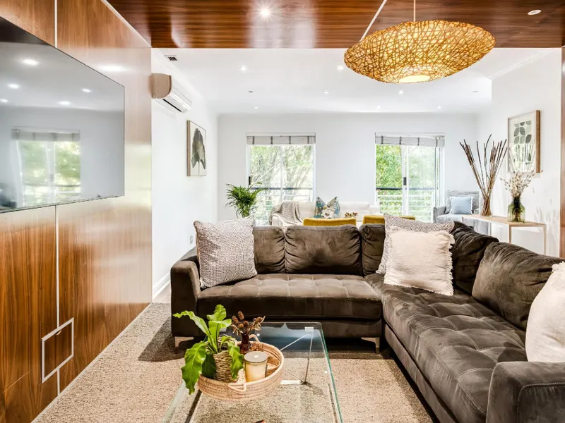 Contemporary Apartment close to the Radisson  Majolica