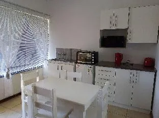 Spacious 1bed + braai 13km to Paternoster beach