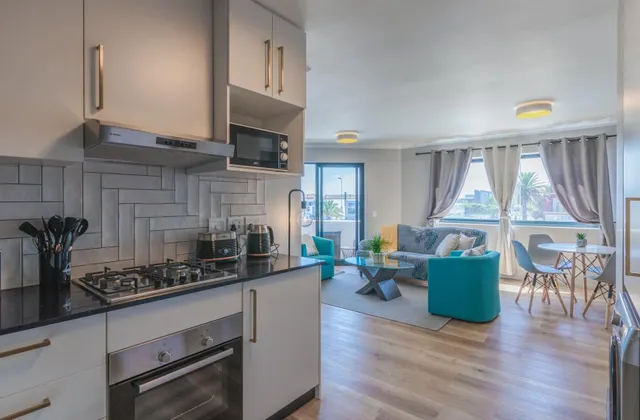 Modern 2 bedroom en-suite in bustling Blouberg