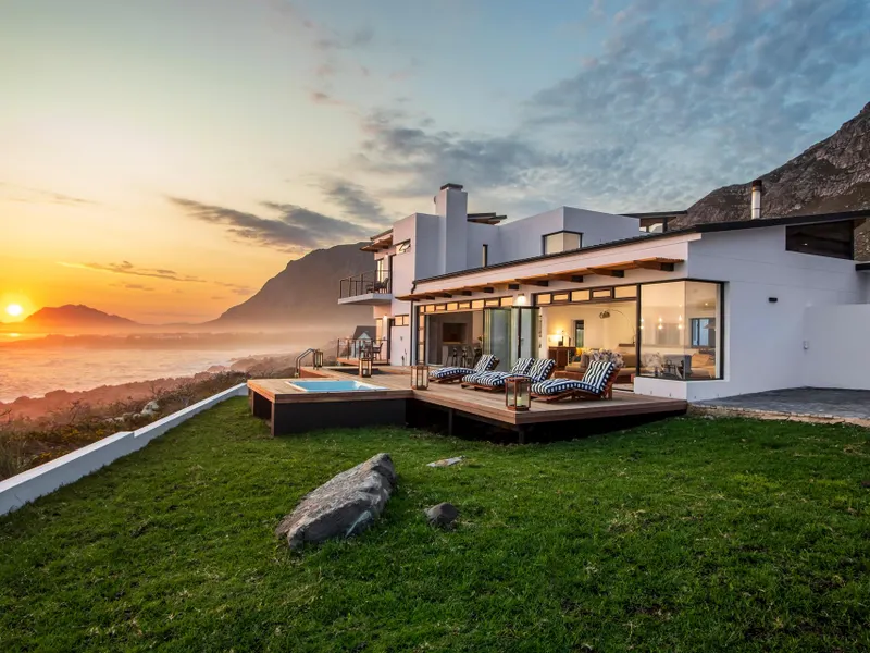 On The Rocks BB & Villa Del Mar