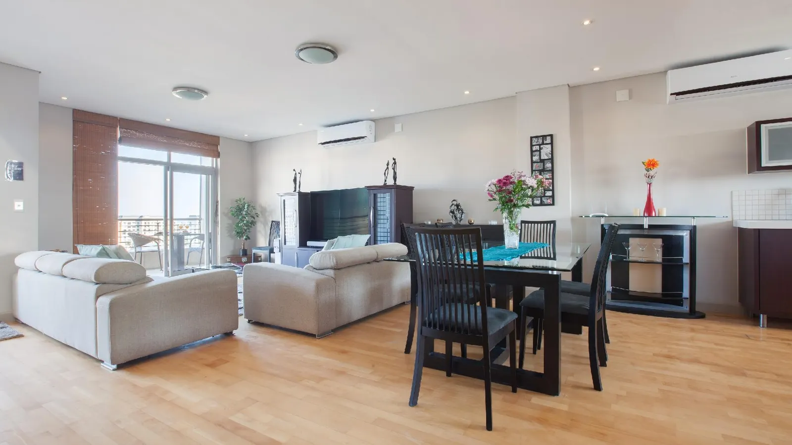 Knightsbridge 902E by CTHA