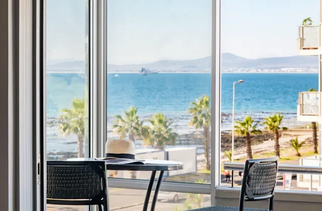 Cape Towns Charming Seaside Avaya Apartment