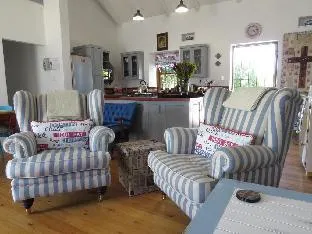 spacious and tastefully decorated holiday home – exterior or main view, Paternoster