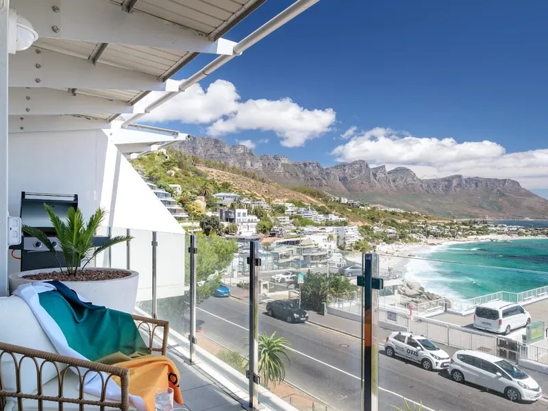 Chic Apartment w Amazing Views Dunmore Luxe